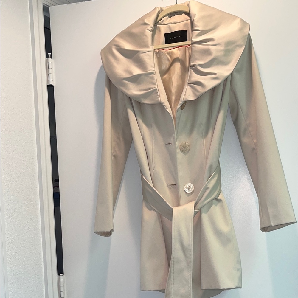 TAHARI Trench Coat Water Repellent Cream Woman’s Size 6 - Picture 11 of 16